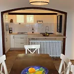 Romantic House By Maggiore With Garden 別荘 *