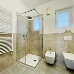 Romantic House By Maggiore With Garden 別荘