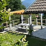 Romantic House By Maggiore With Garden 別荘