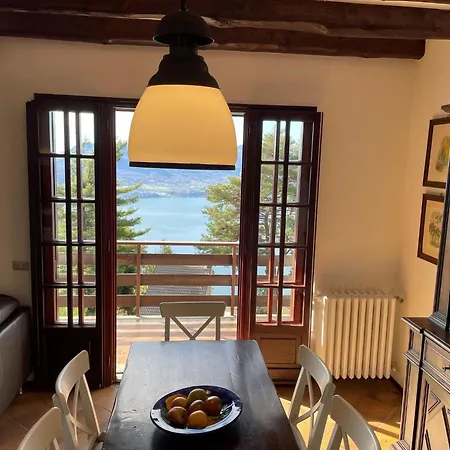 Romantic House By Maggiore With Garden *