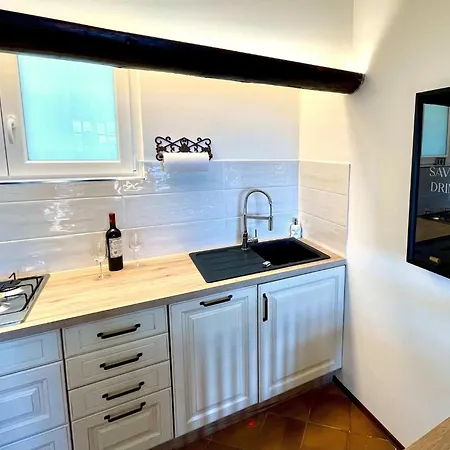 Romantic House By Maggiore With Garden *