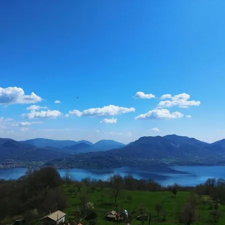 בית נופש Romantic House By Maggiore With Garden