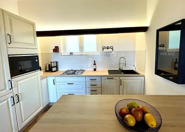 Dom wakacyjny Romantic House By Maggiore With Garden *