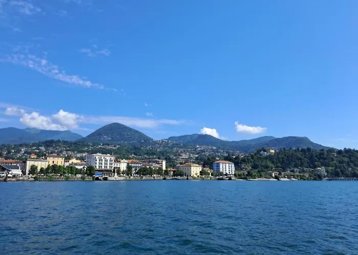 Romantic House By Maggiore With Garden Nyaraló *