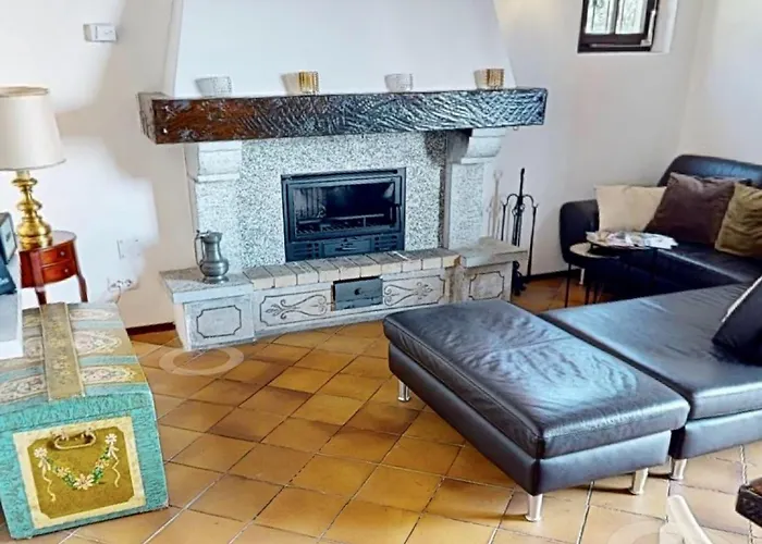 Dom wakacyjny Romantic House By Maggiore With Garden Trarego Viggiona