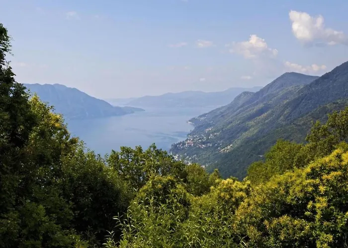 Σπίτι διακοπών Romantic House By Maggiore With Garden